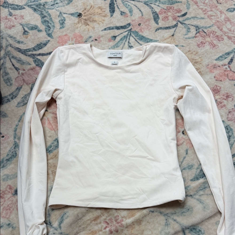 Aritzia Off-White Long Sleeve Top